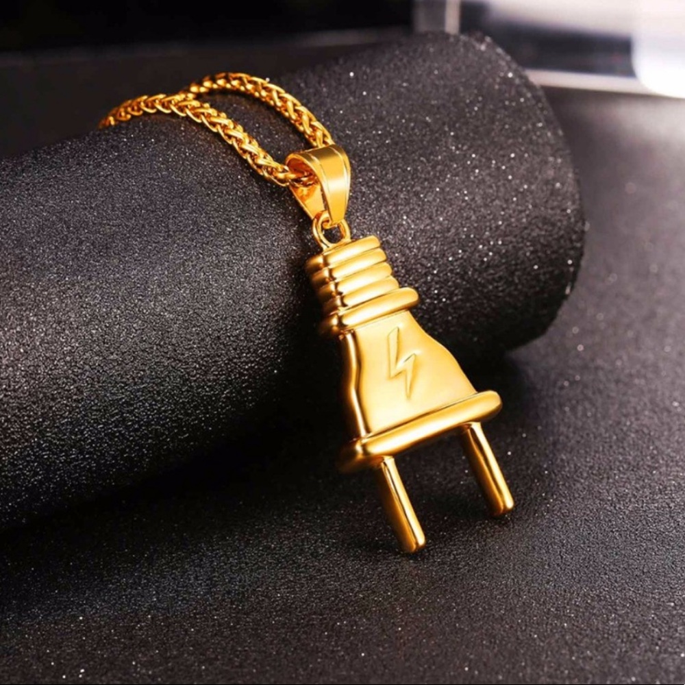 New 18K gold plug pendant necklace